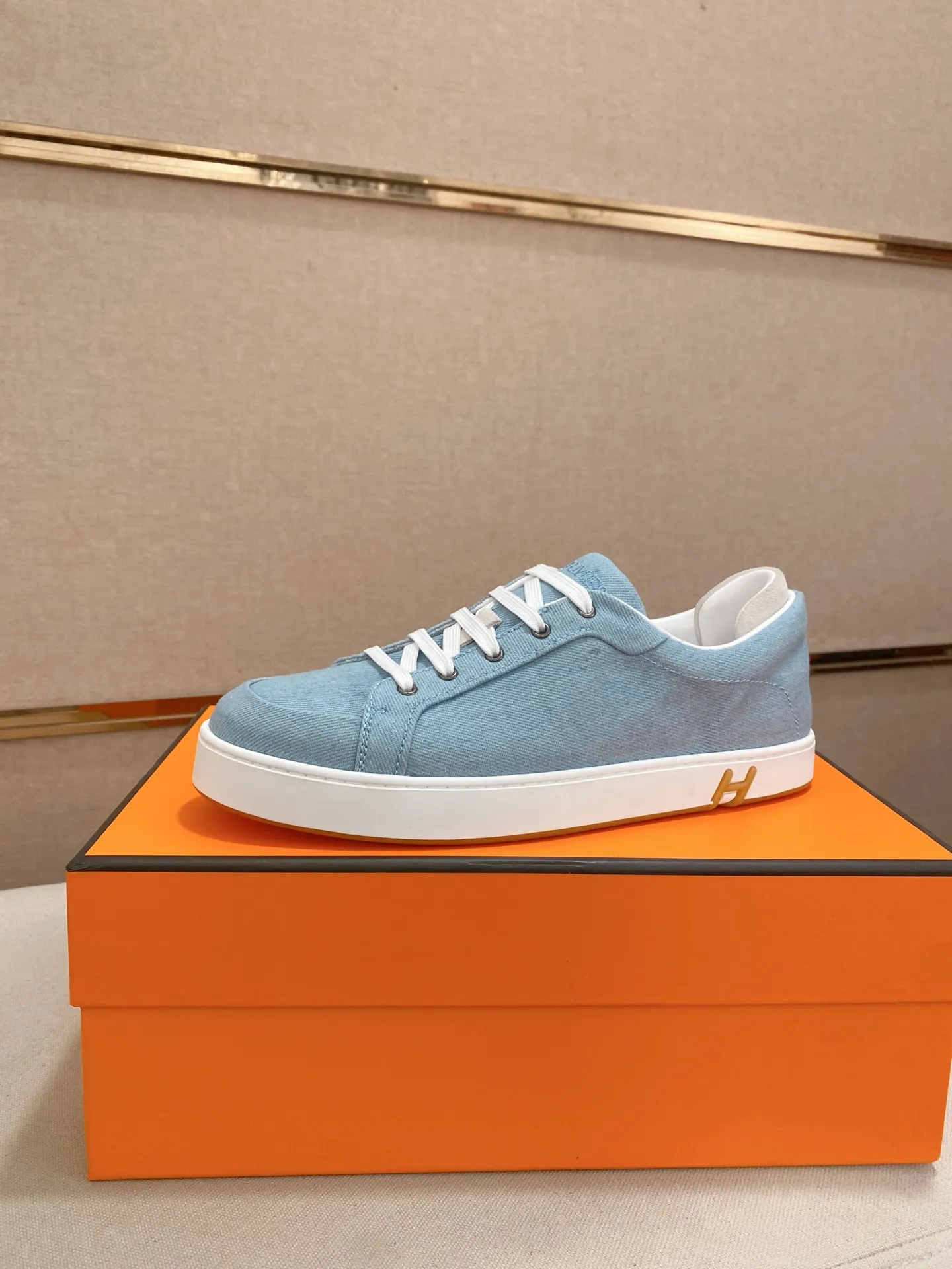 Men's clothing and shoes💰: 442💰《HERMES》【Classic original single version】Hermès; top 🔝purchase agent🔍🔍men's latest 🇺🇸 counter sales simultaneously, imported from Italy original ▲▲cowhide ▲▲ (high-end, nobility, class) ) Exquisite workmanship (Italian 🇮🇹 imported water-dyed 🐂 cowhide lining) sole: original sole provided by the original factory, ⚠️exclusive double-layer activity·TPR·rubber·combined molded outsole; super comfortable·wear-resistant·non-slip·environmental protection The real thing is more beautiful if you take the real thing (high quality, follow the order). You can enter and exit the counter at will * Number of yards: 38-44 (45 can be customized and cannot be returned or exchanged)